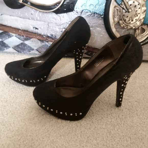 Black High Heels - Picture 1 of 3